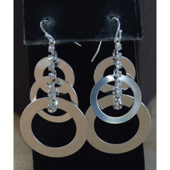 AVON SHINY CIRCLE RHINESTONE EARRINGS (SILVERTONE) ~ NEW!!! - Picture 1 of 6